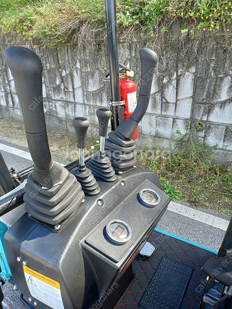 1톤짜리 포크레인 미니굴삭기 010 농장용 소일꺼리용 집게장착 포함 바가지 6종--5